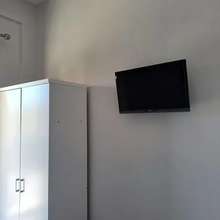 Eleni's Seaside Apartment