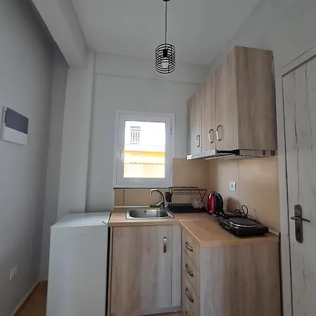 Eleni's Seaside Apartment *