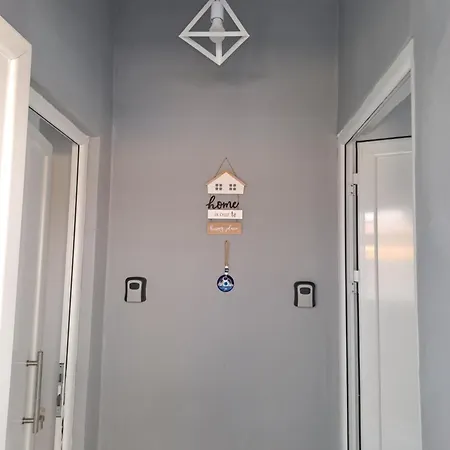 Eleni's Seaside شقة أسبروبالتا