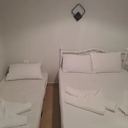 Eleni's Seaside Appartement *