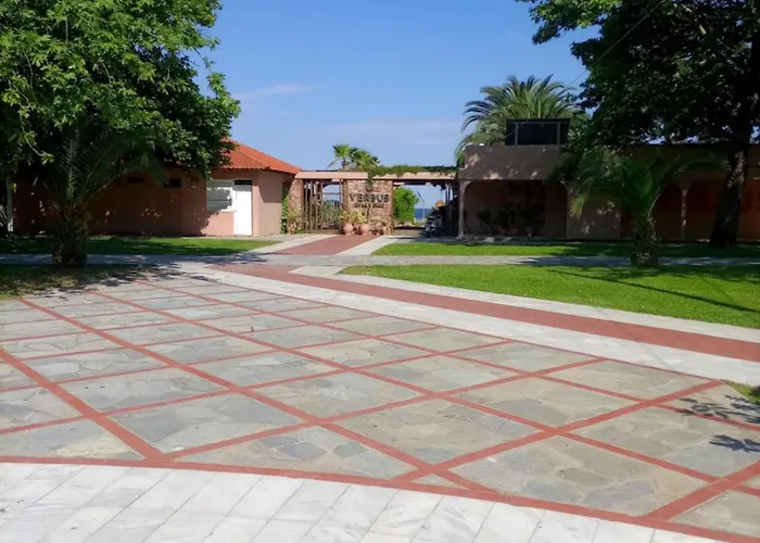 Апартаменты Eleni's Seaside Аспровальта